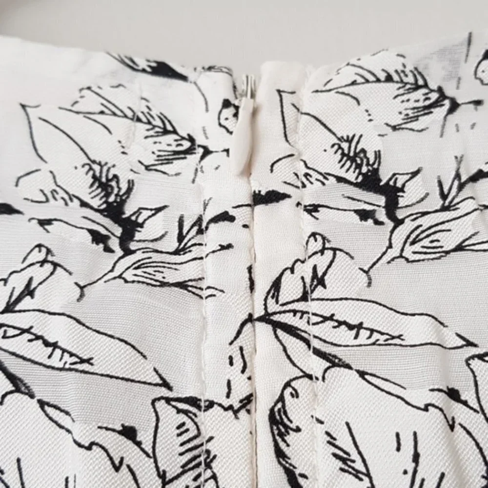 NWT Everleigh V-Neck Sleeveless Dress (L) - Picture 8 of 10